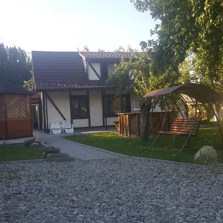 بيت للعطل у насті