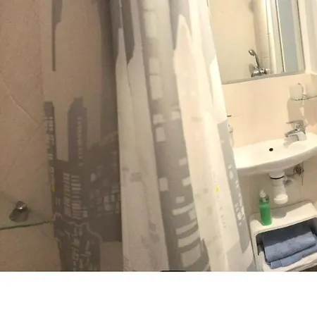 بيت للعطل у насті *